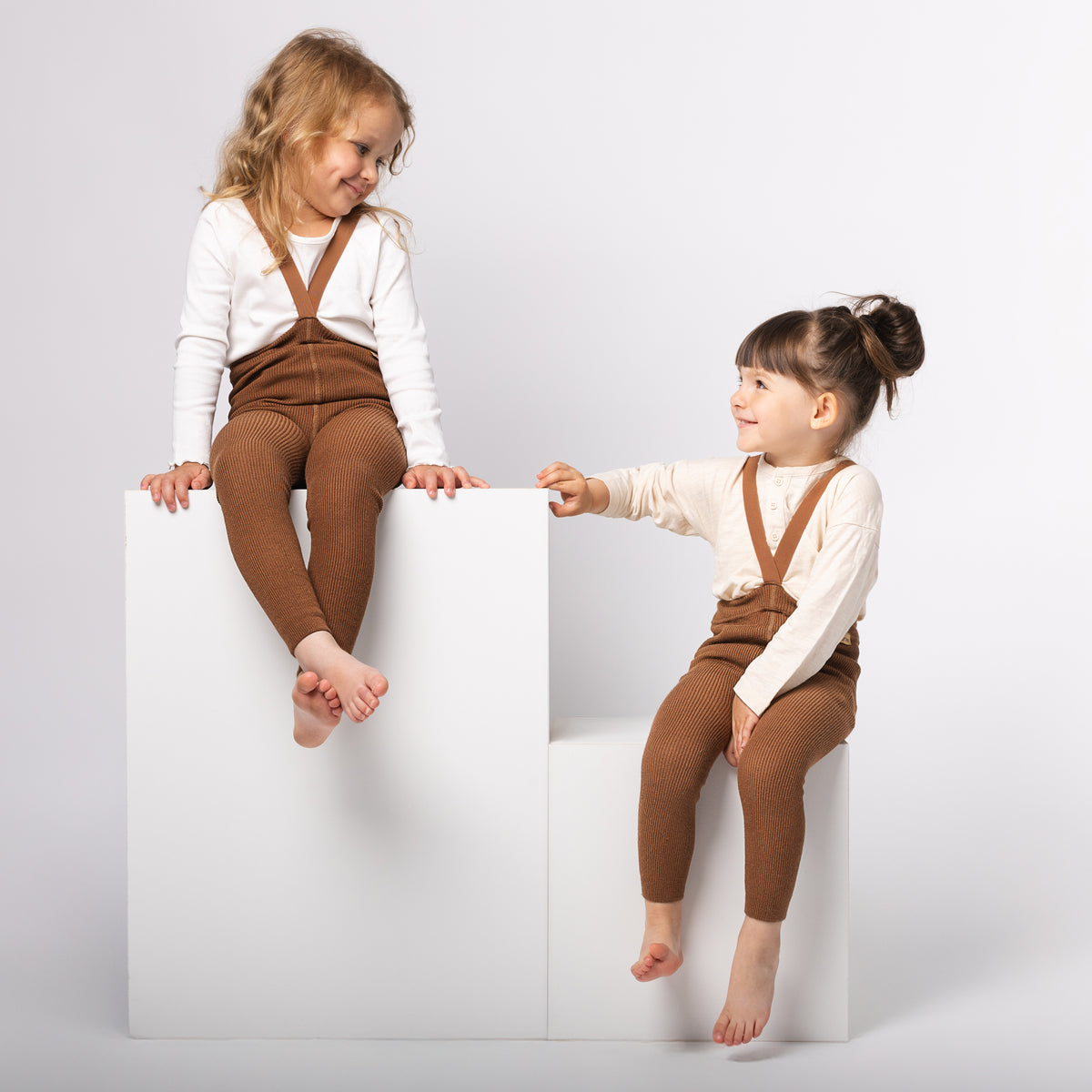 Strumpfhosen mit Trägern (mit Baby-Alpakawolle) - Haselnuss