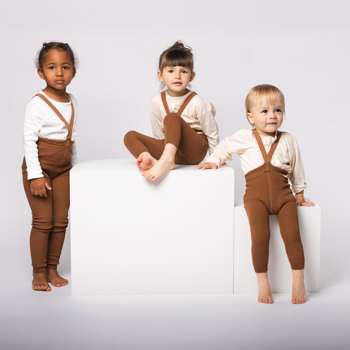 Strumpfhosen mit Trägern (mit Baby-Alpakawolle) - Haselnuss