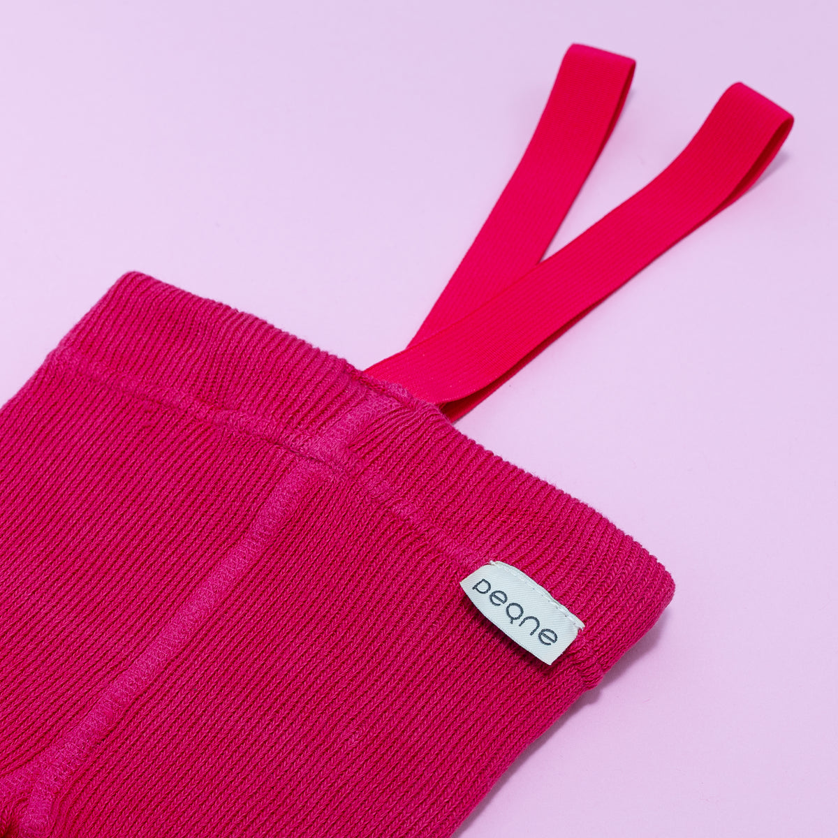 Kurze Hose mit Trägern - Magenta