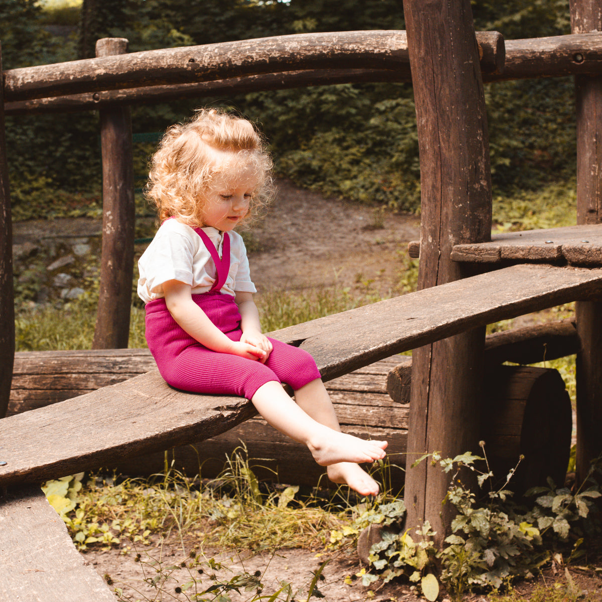 Kurze Hose mit Trägern - Magenta