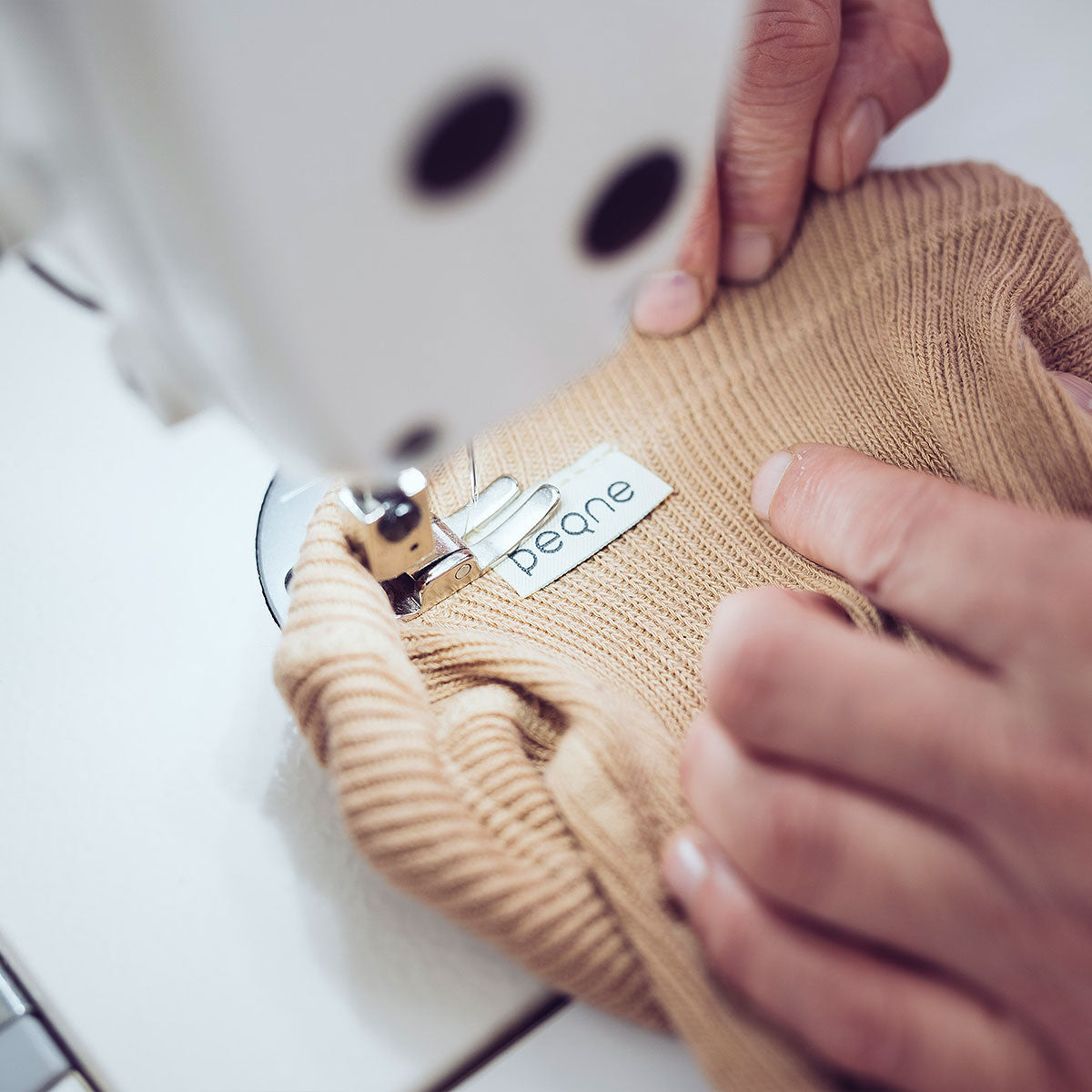 PEQNE Sewing tights logo